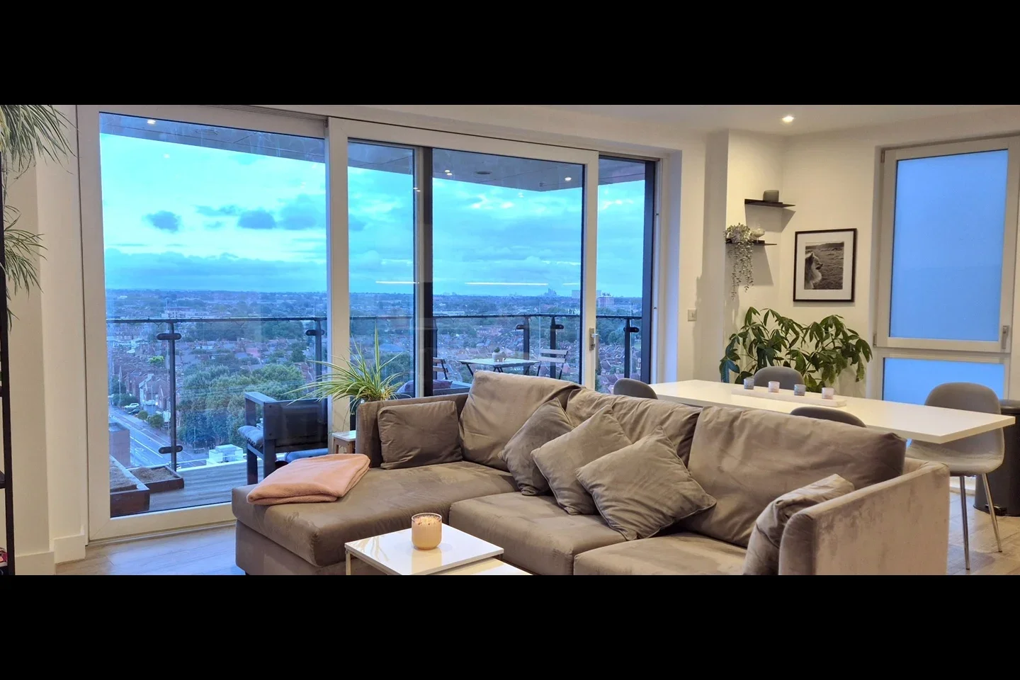 Room Beck Square in Greater London
