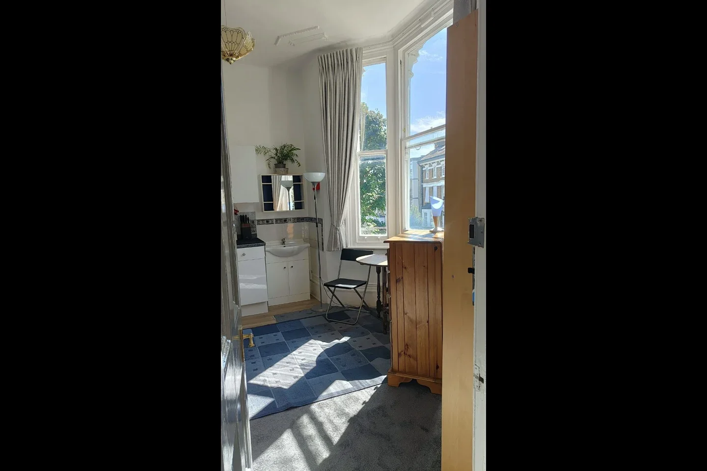 Room South Hill Park Gardens in Greater London
