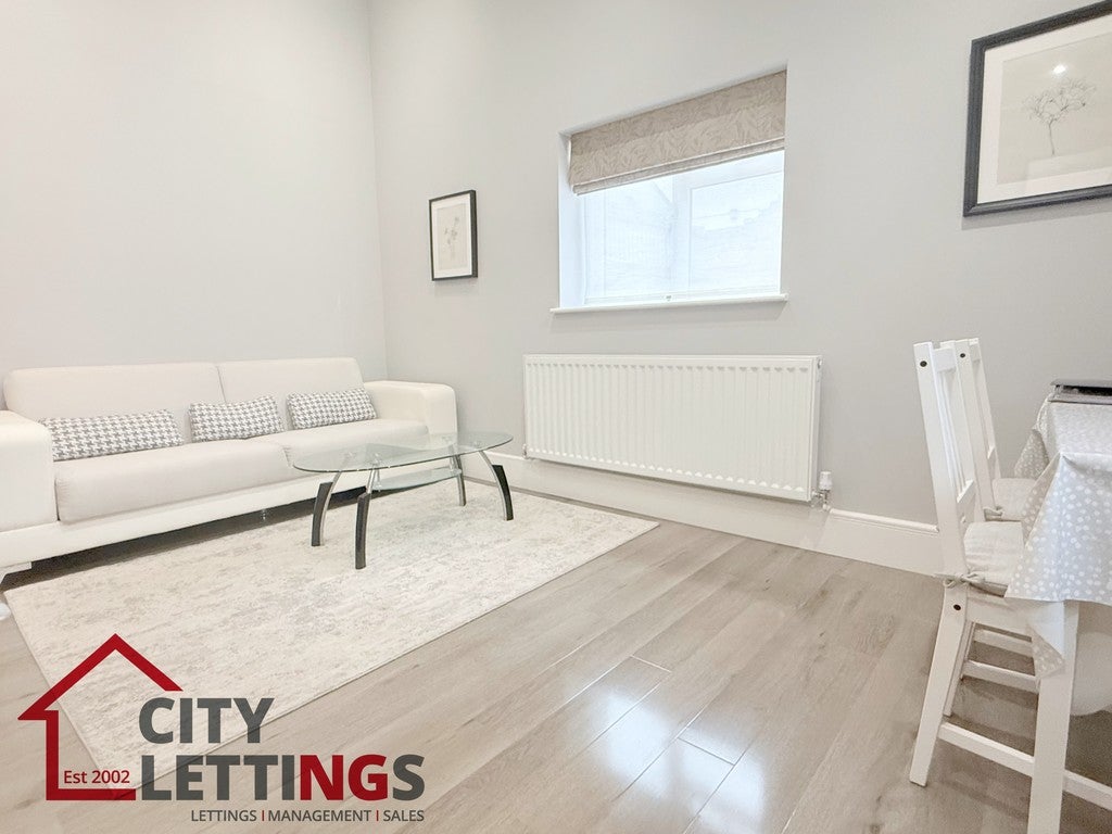 Flat Gedling Grove in Nottingham