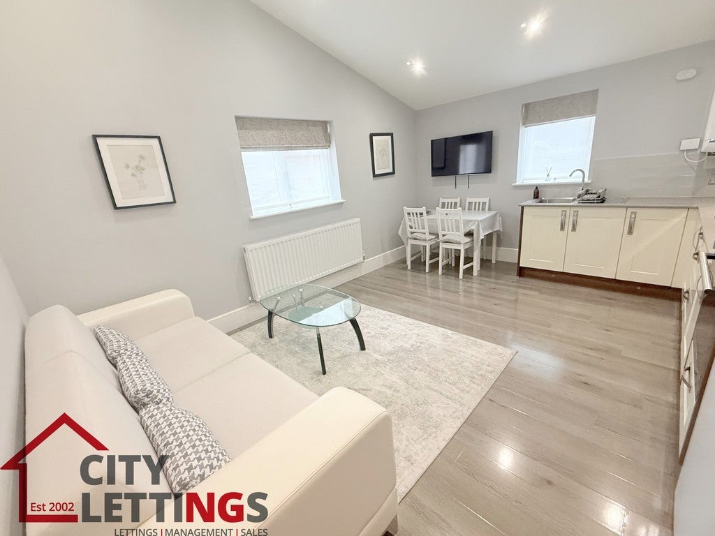 Flat Gedling Grove in Nottingham