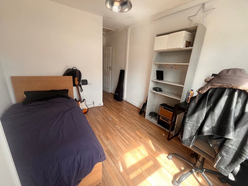 Room Lee High Road in Greater London