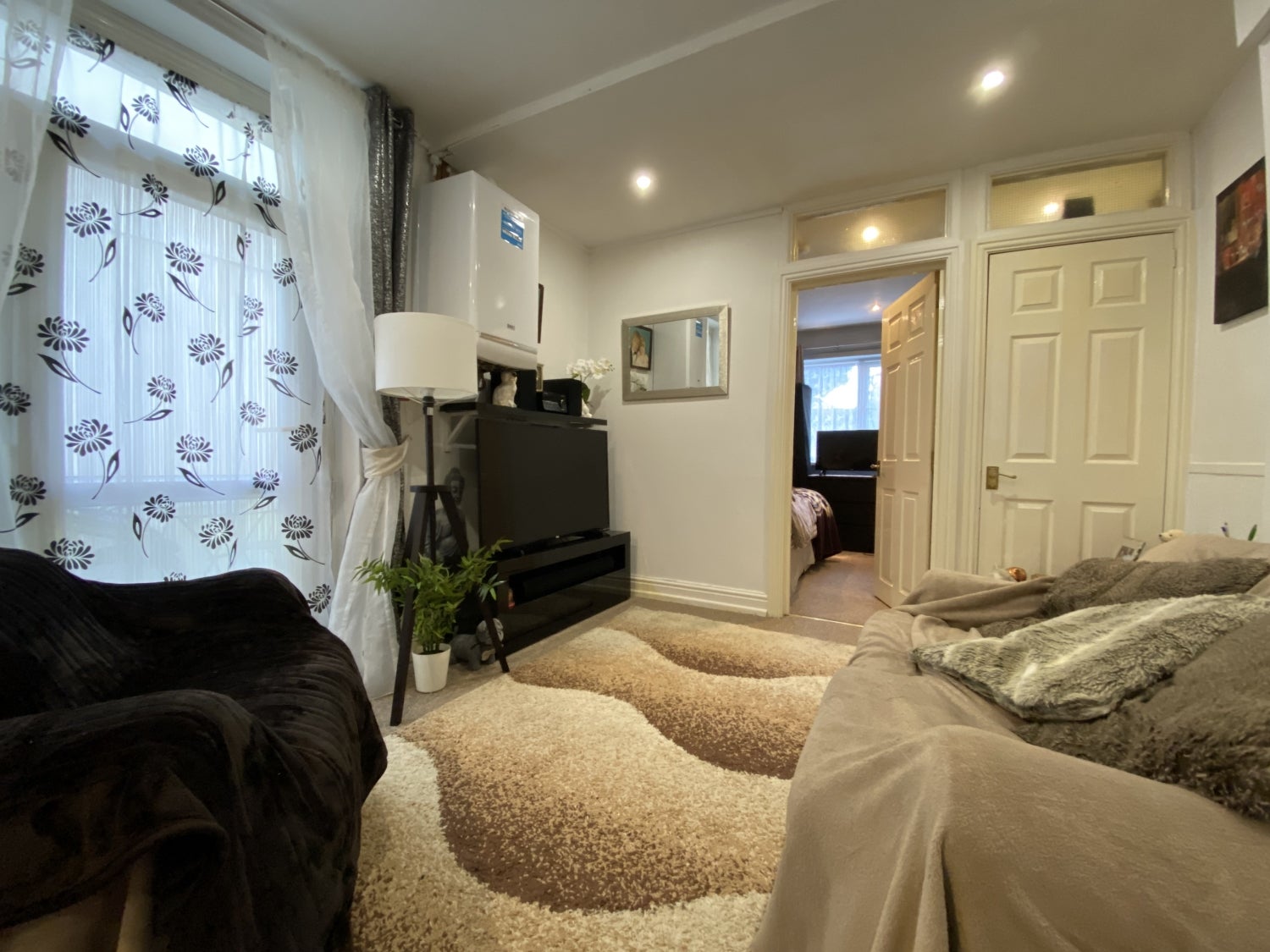 Flat Cyril Crescent in Cardiff