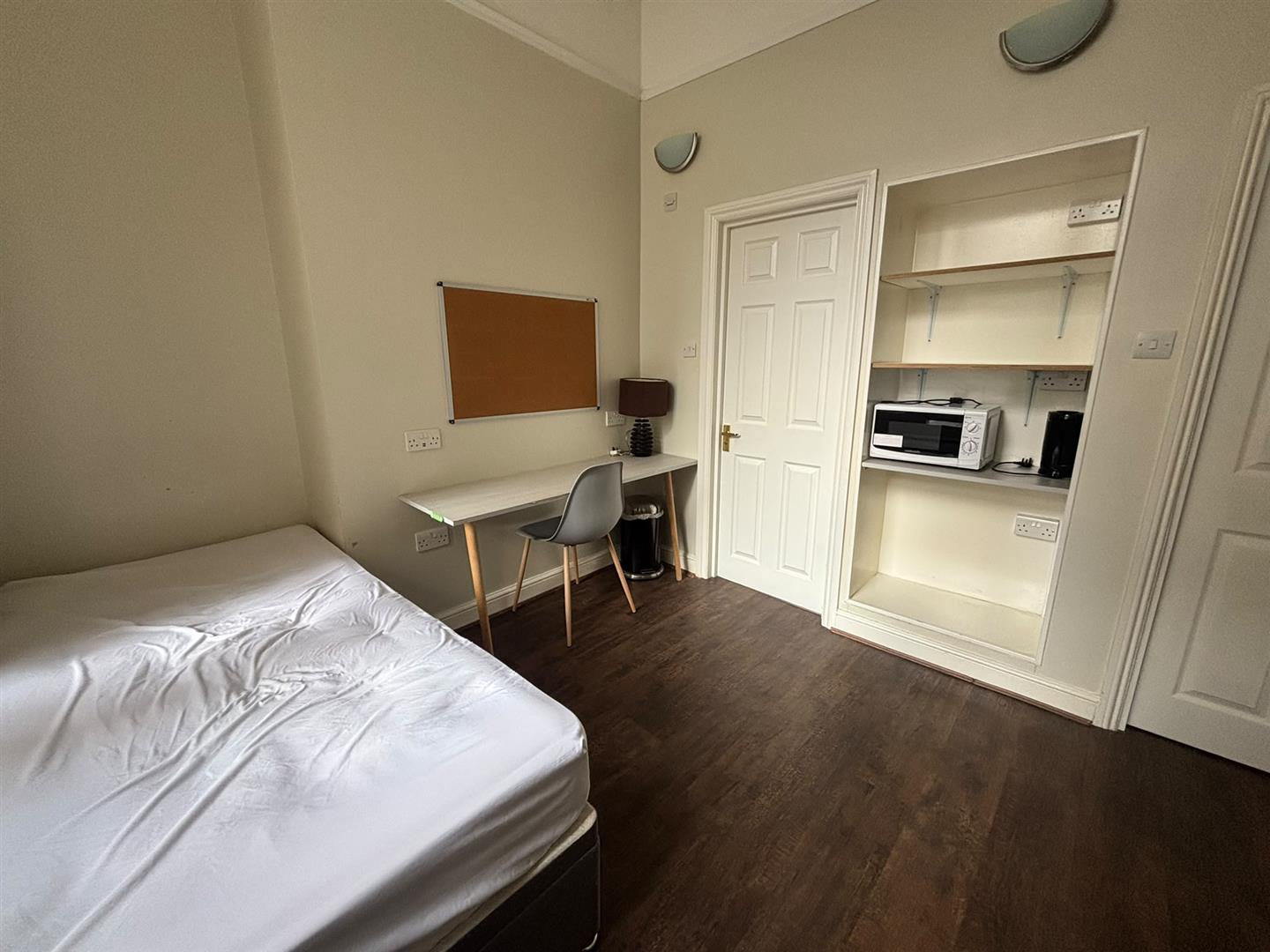 Room Regency Square in Brighton