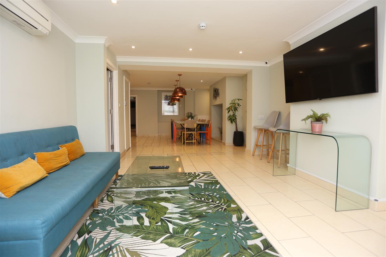 Room Regency Square in Brighton