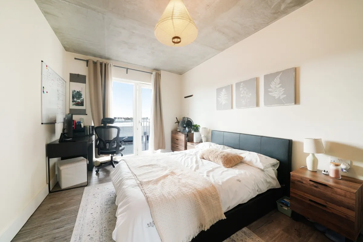 Flat South Street in London