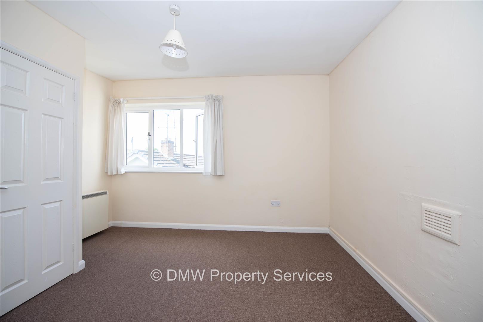 Flat Waverley Avenue in Nottingham