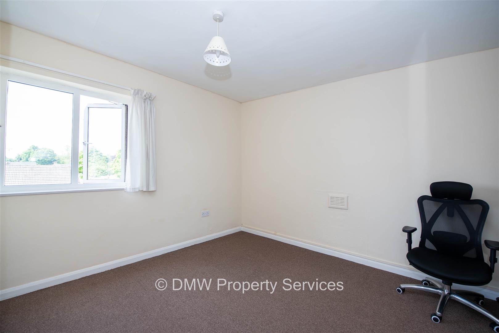 Flat Waverley Avenue in Nottingham