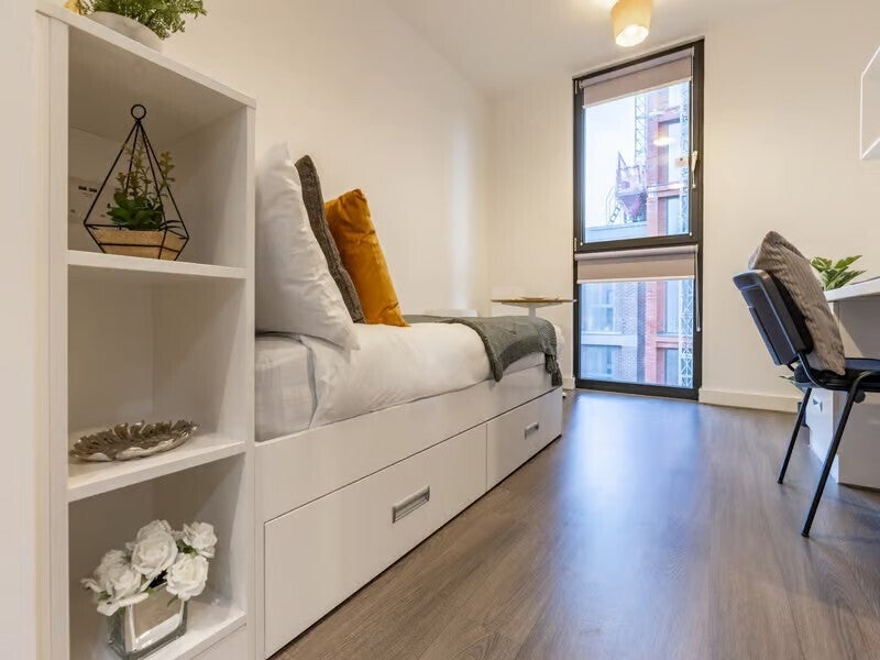 Room Henstead Street in Birmingham