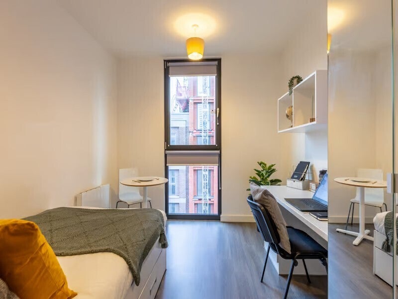 Room Henstead Street in Birmingham