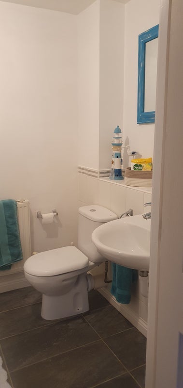 Room Cracklewood Close in Ferndown