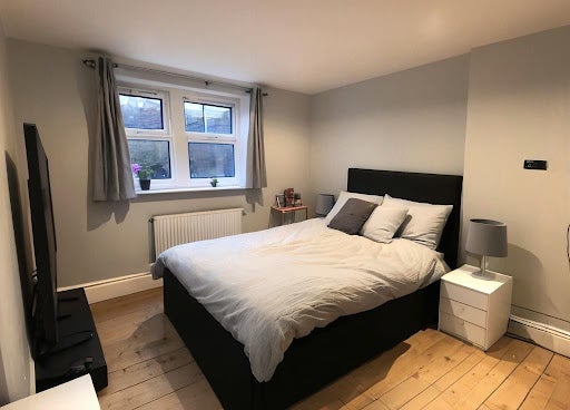 Flat Mirabel Road in Greater London