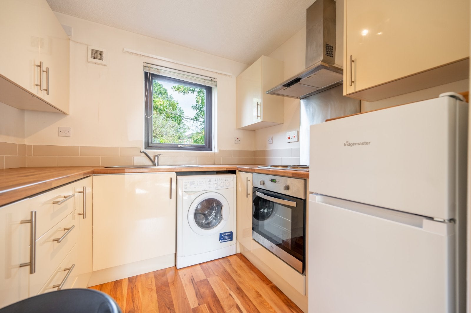 Flat Caird Gardens in Hamilton