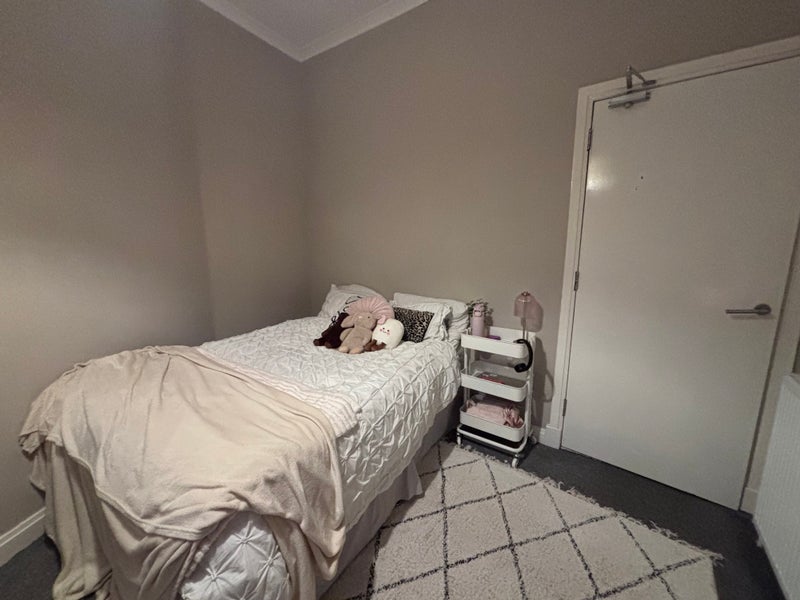 Room Woodlands Road in Glasgow