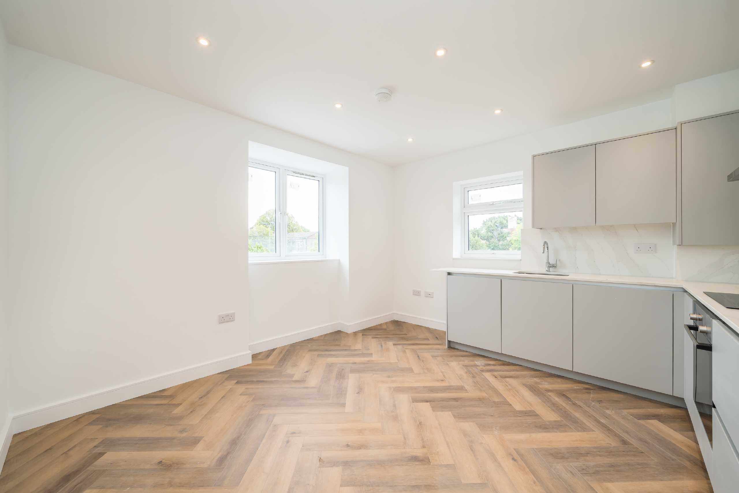 House Woodbourne Avenue in Greater London