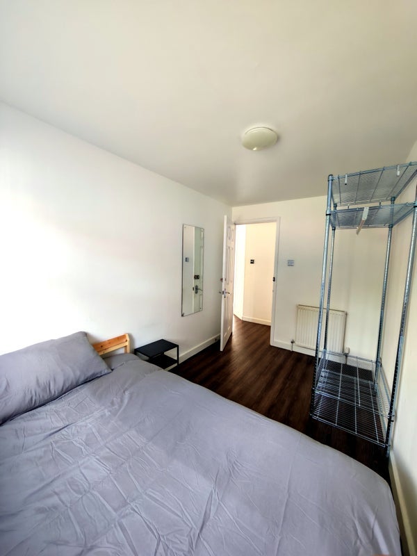 Room Footscray Road in Greater London