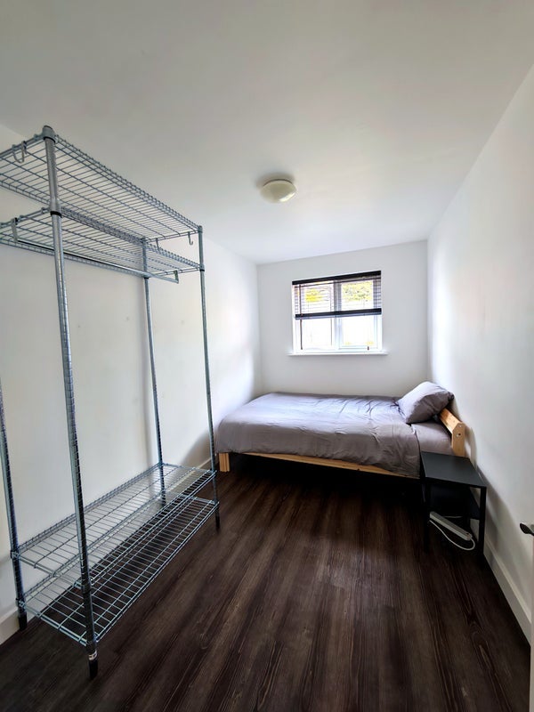 Room Footscray Road in Greater London
