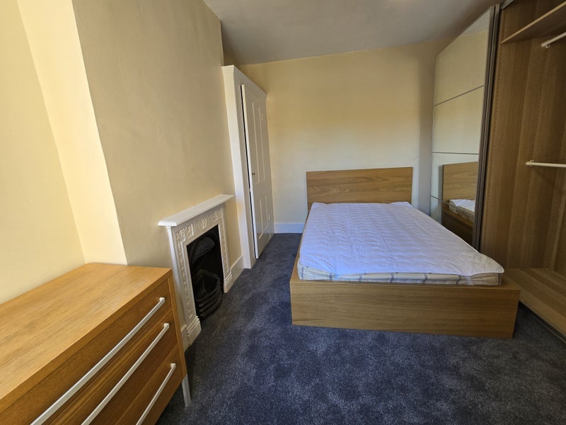 Flat Gilbey Road in Greater London