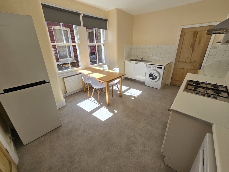 Flat Gilbey Road in Greater London