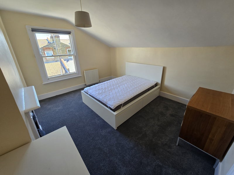 Flat Gilbey Road in Greater London