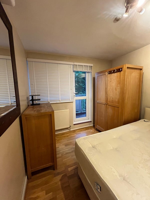 Room Goldhawk Road in Greater London
