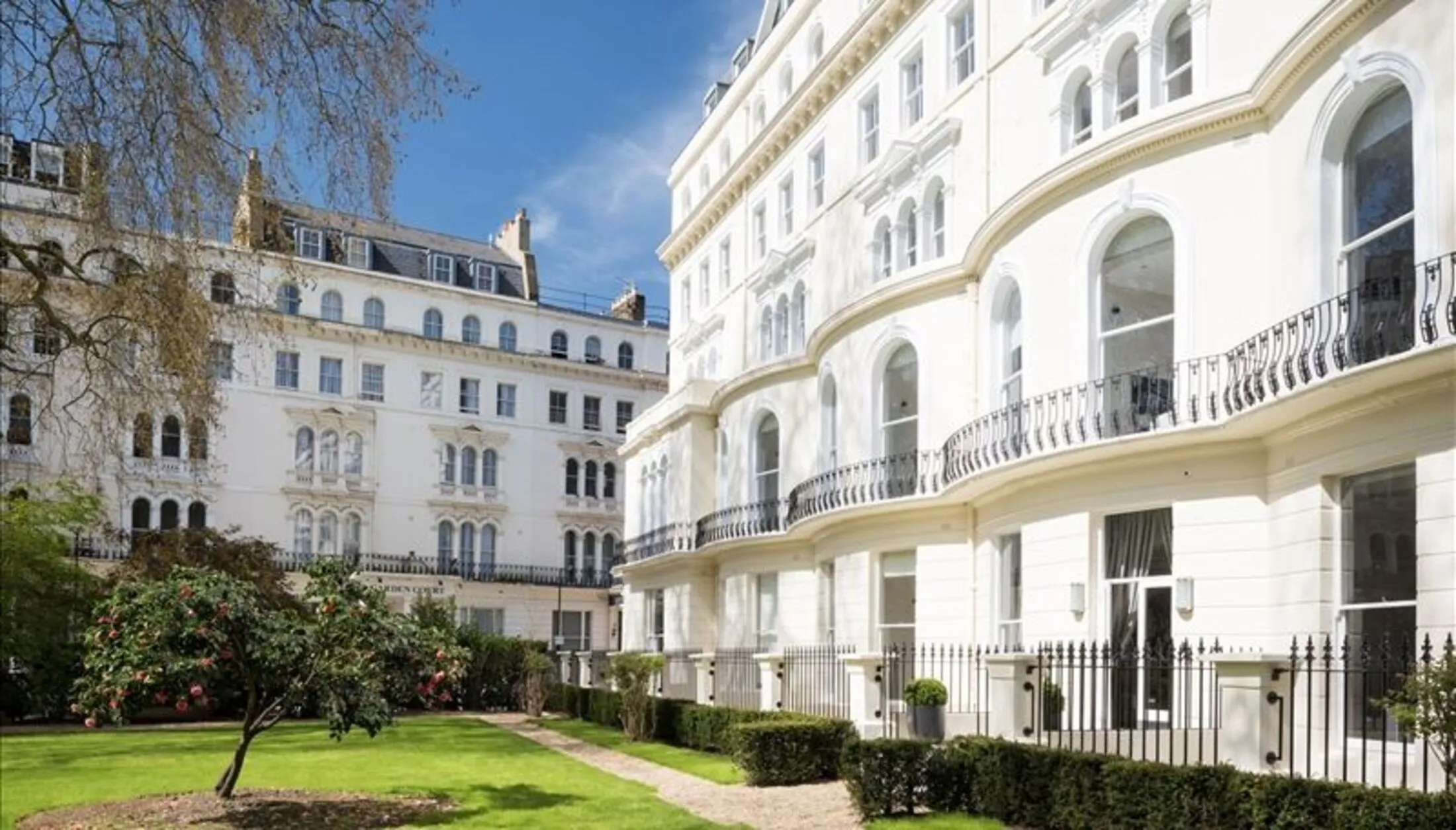 Flat Kensington Gardens Square in City of Westminster