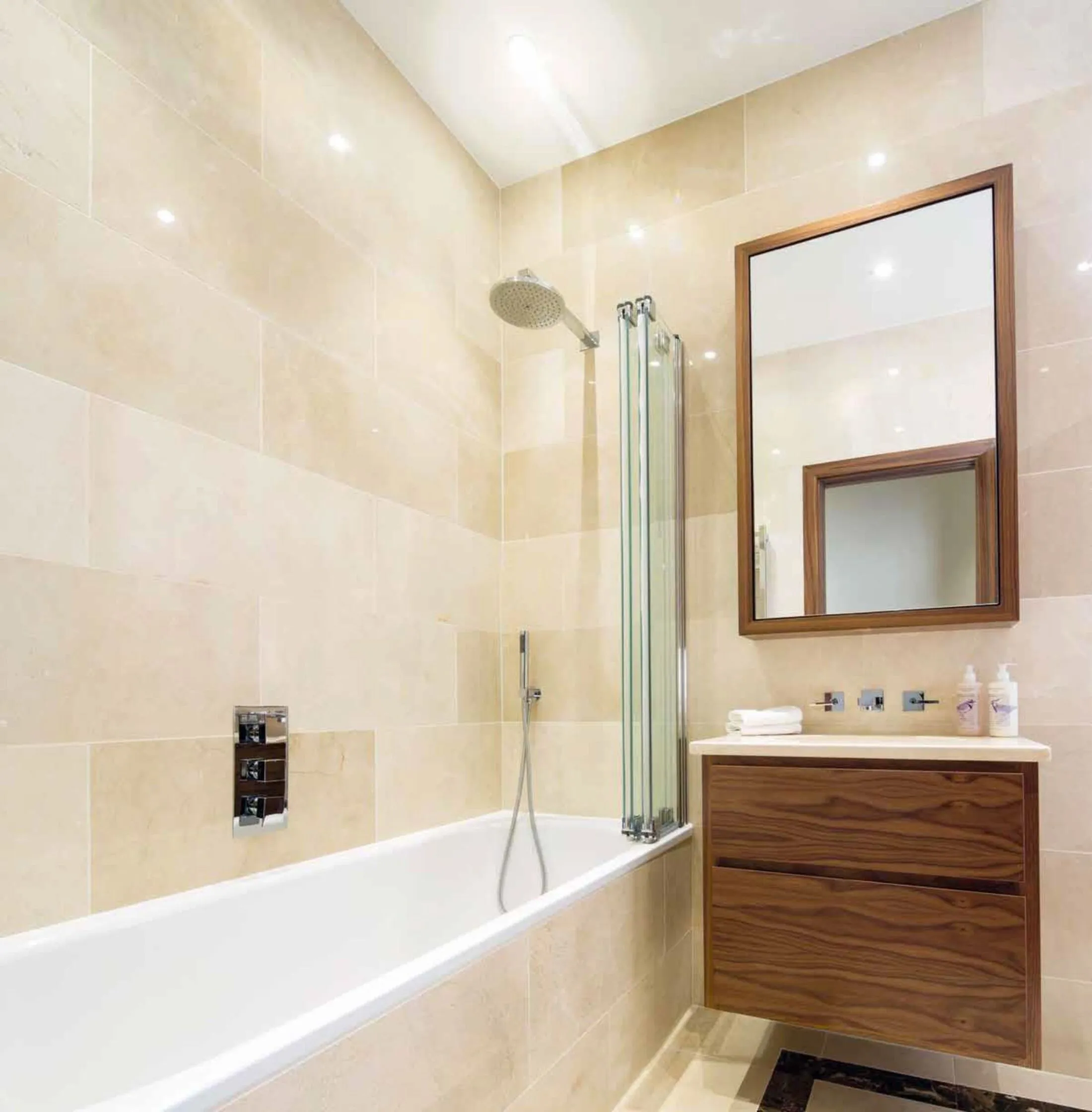 Flat Kensington Gardens Square in City of Westminster