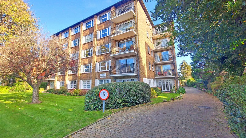 Flat Downview Road in Worthing
