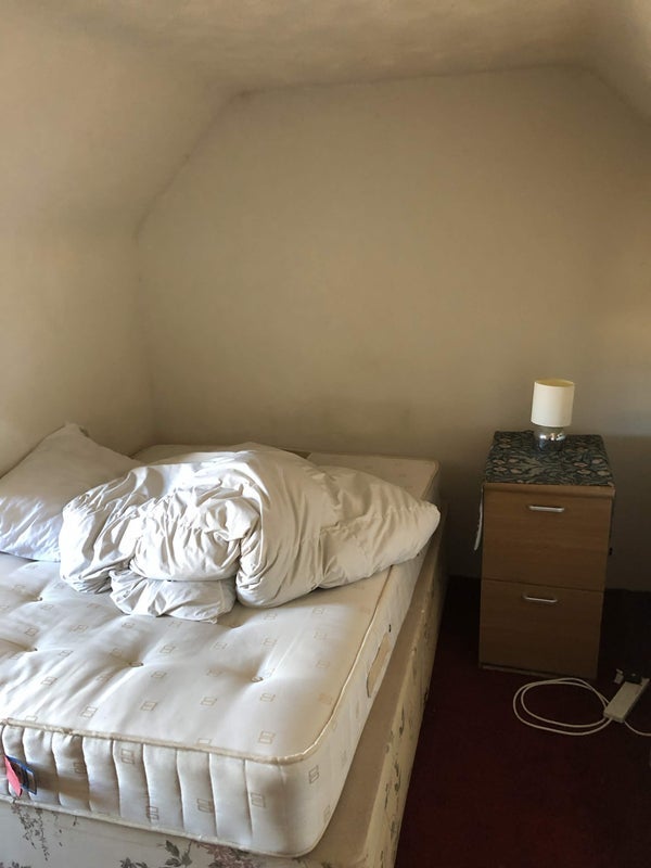 Room Kingston Road in Poole