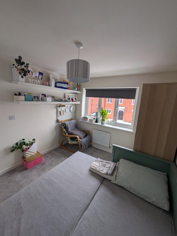 Flat Woodland Grove in Shirebrook