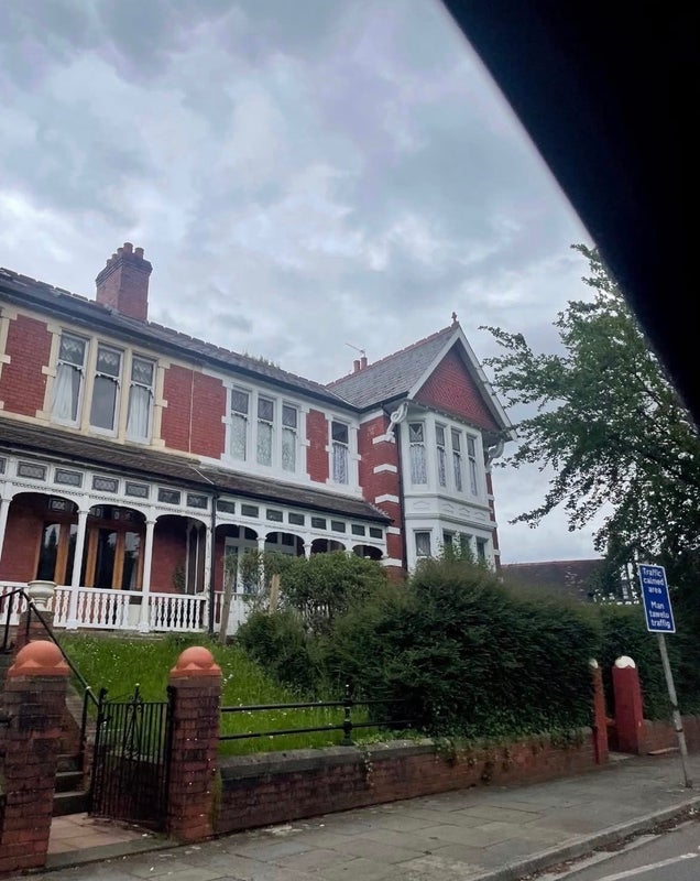 Room Ninian Road in Cardiff