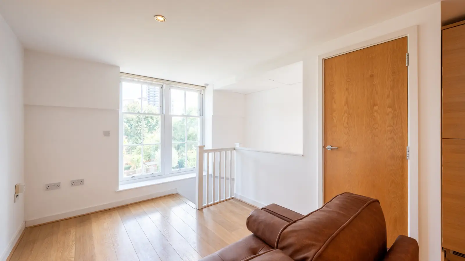 Flat Comeragh Road in Greater London
