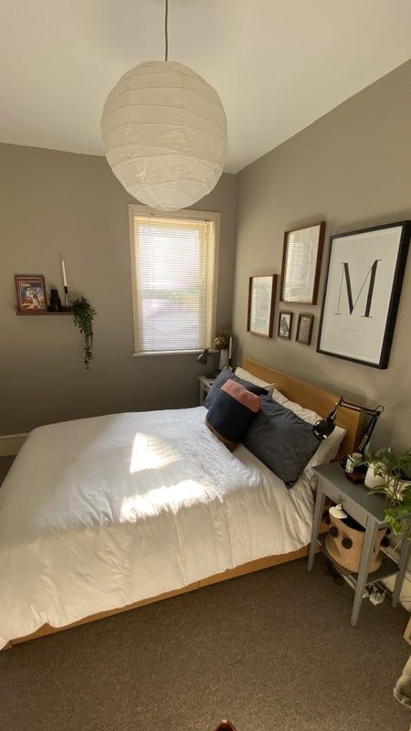 Room Stronsa Road in Greater London