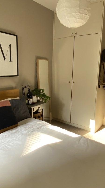 Room Stronsa Road in Greater London