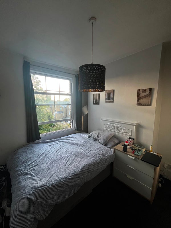 Room Brixton Hill in Greater London