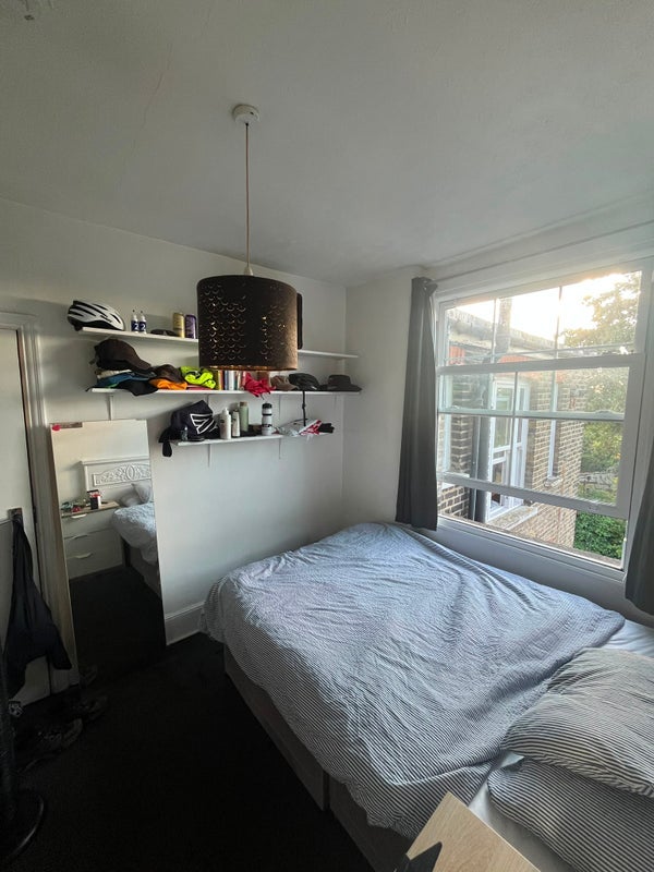 Room Brixton Hill in Greater London