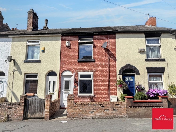 House Moorfield Close in Salford