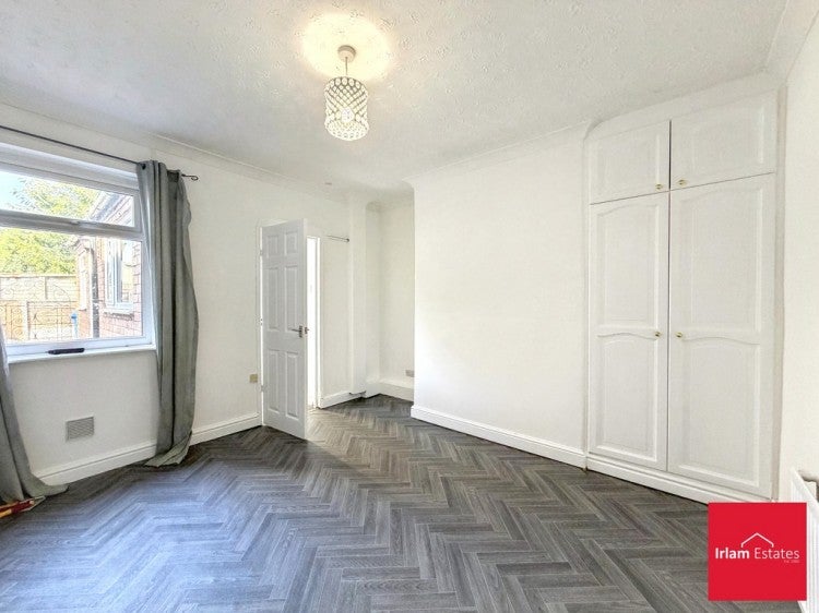 House Moorfield Close in Salford