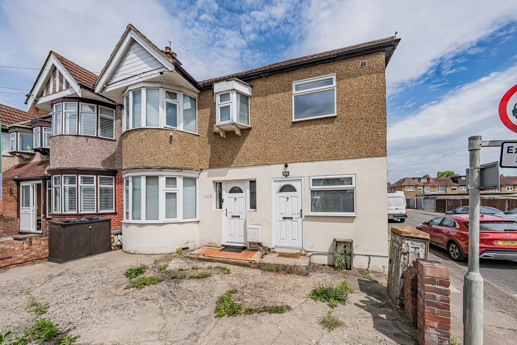 House Tiverton Road in Greater London