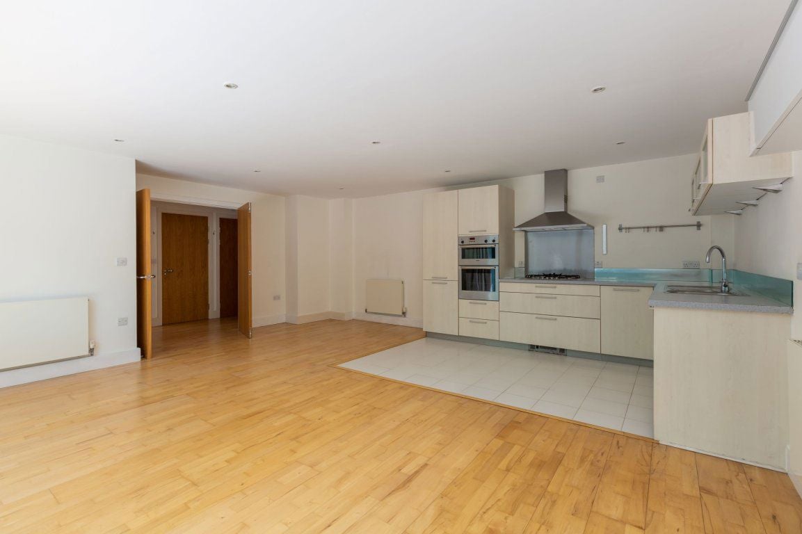 Flat Clarendon Road in Sevenoaks