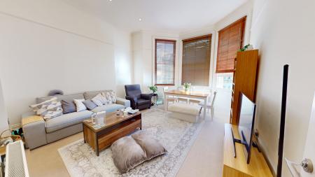 Flat First Avenue in Hove