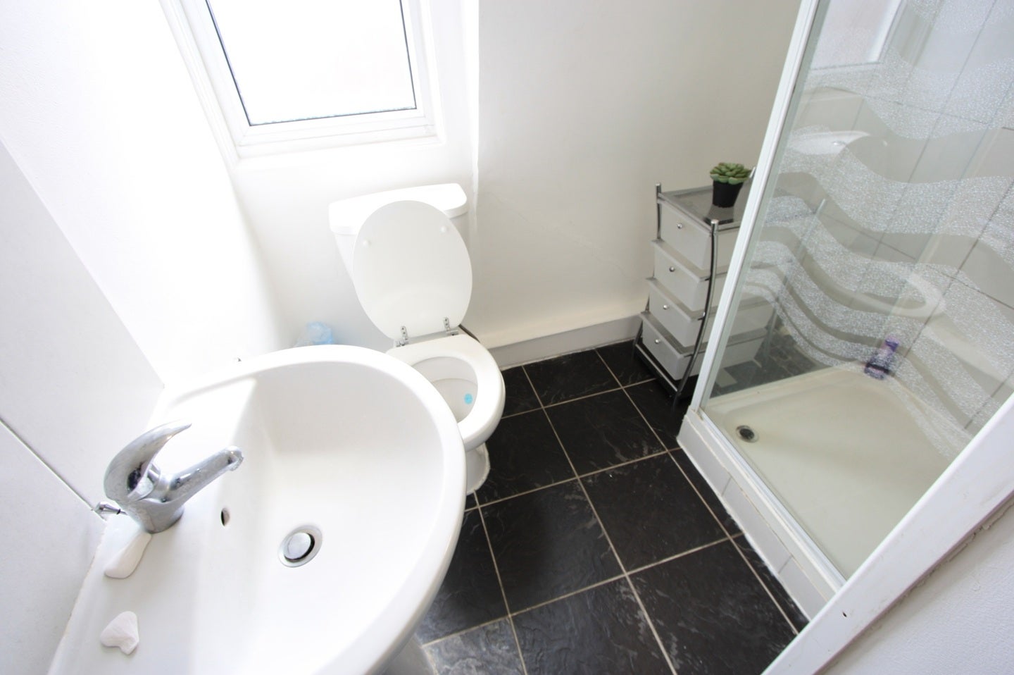Flat Finchley Road in Greater London