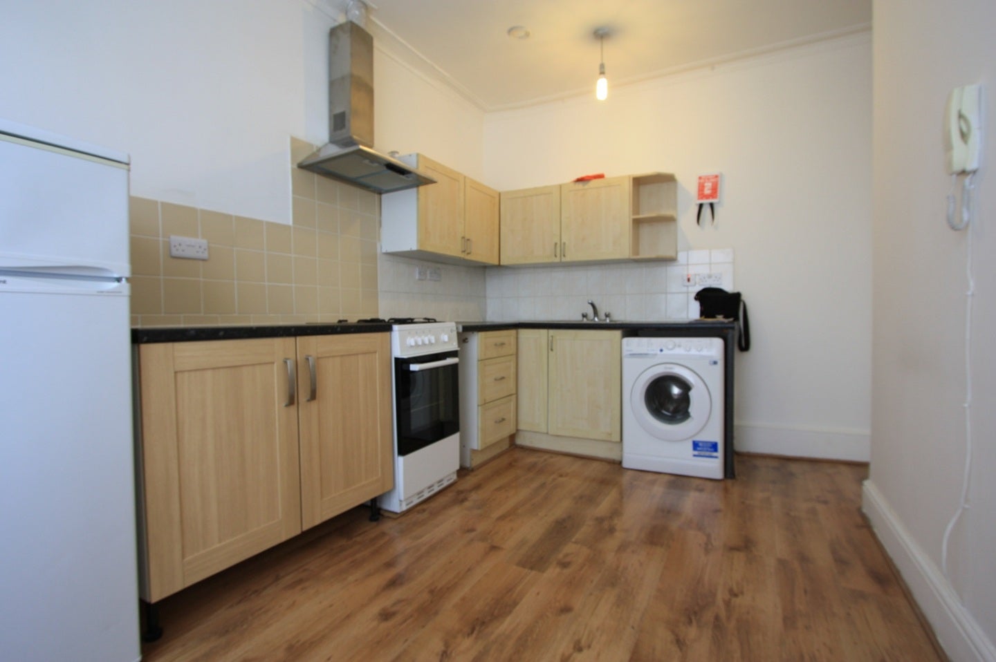 Flat Finchley Road in Greater London