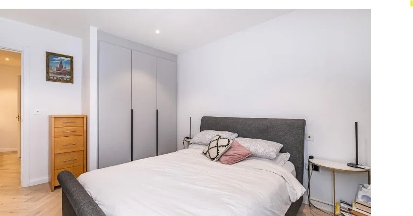 Flat Ravensbury Terrace in Greater London