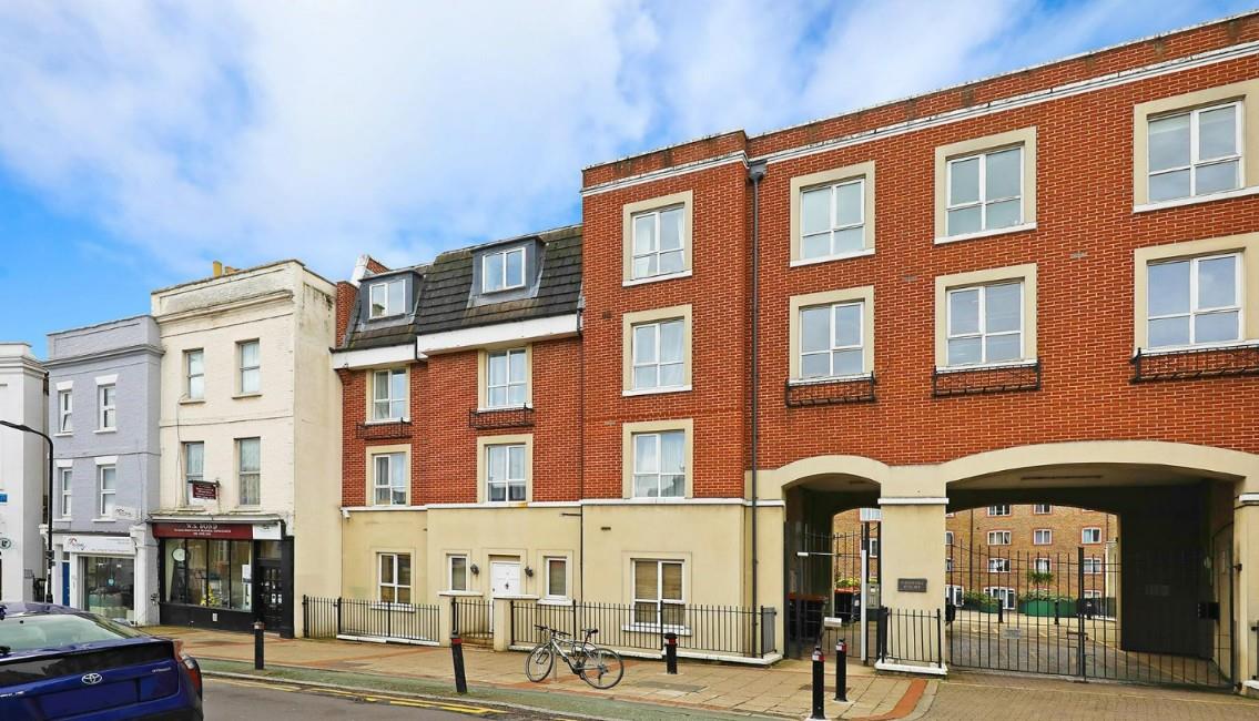 Flat Church Road in Greater London