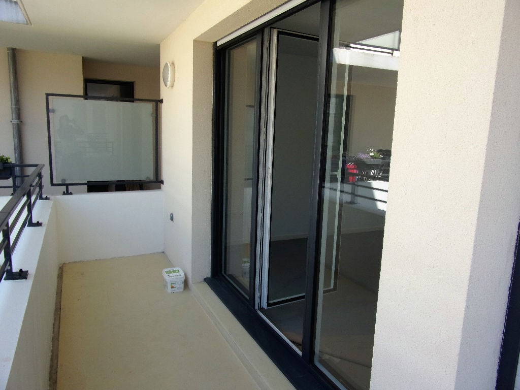 Flat Place Pierre Salvi in Viarmes