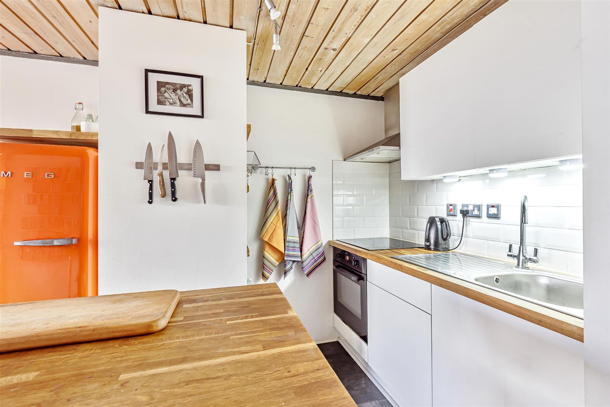 Flat Fairfield Road in Greater London