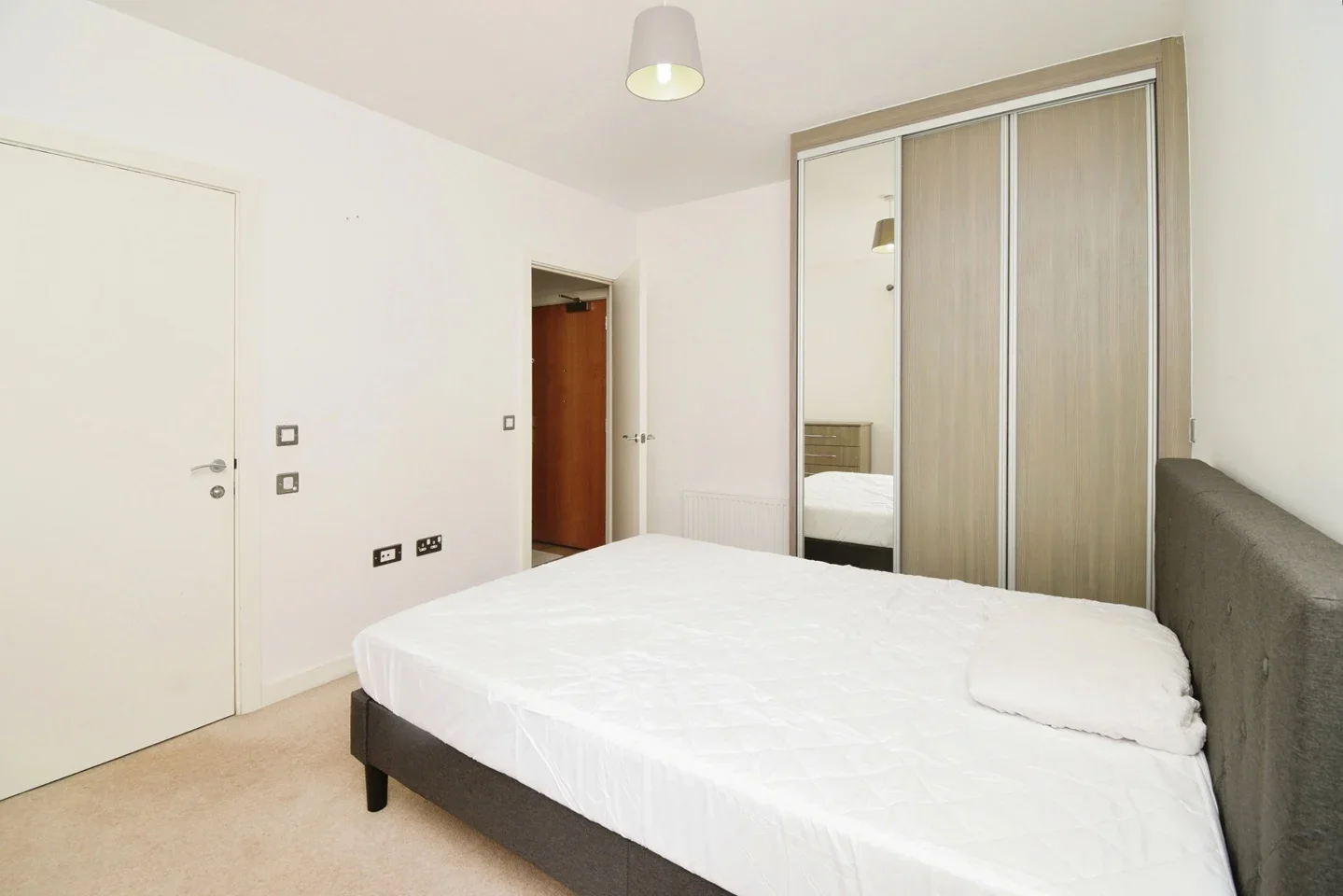 Flat Minnie Baldock Street in Greater London