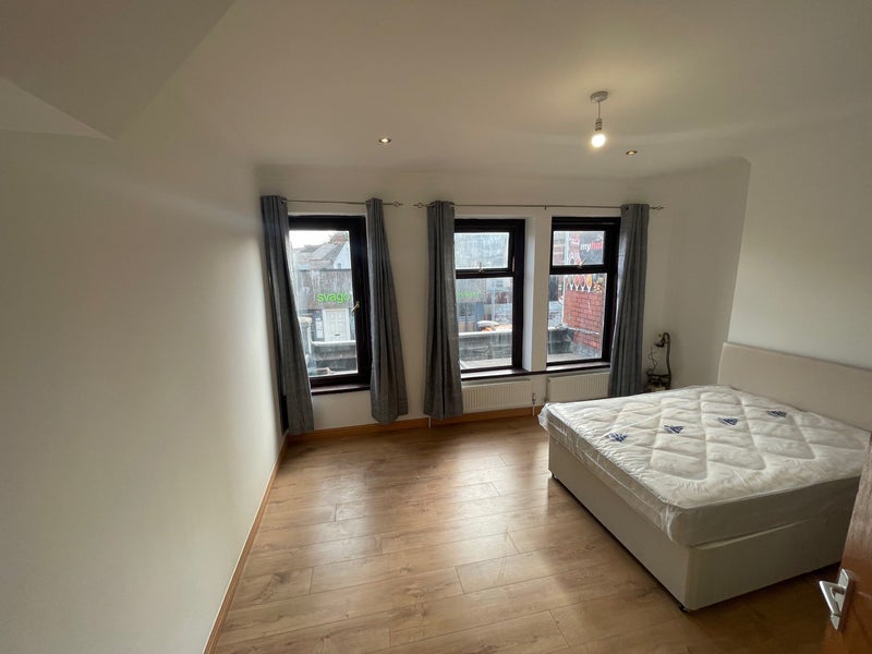 Room Crwys Road in Cardiff