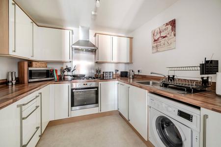 Flat Gomer Road in Surrey Heath