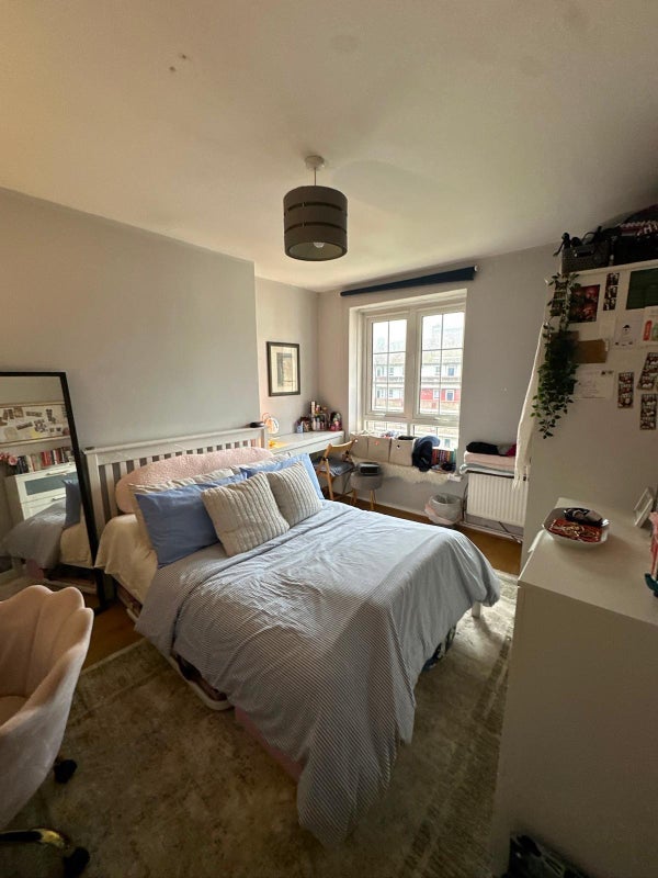 Room Long Lane in Greater London